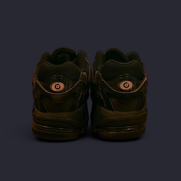 Bad Bunny x adidas Response CL 'Triple Black' - Picture 2 of 3